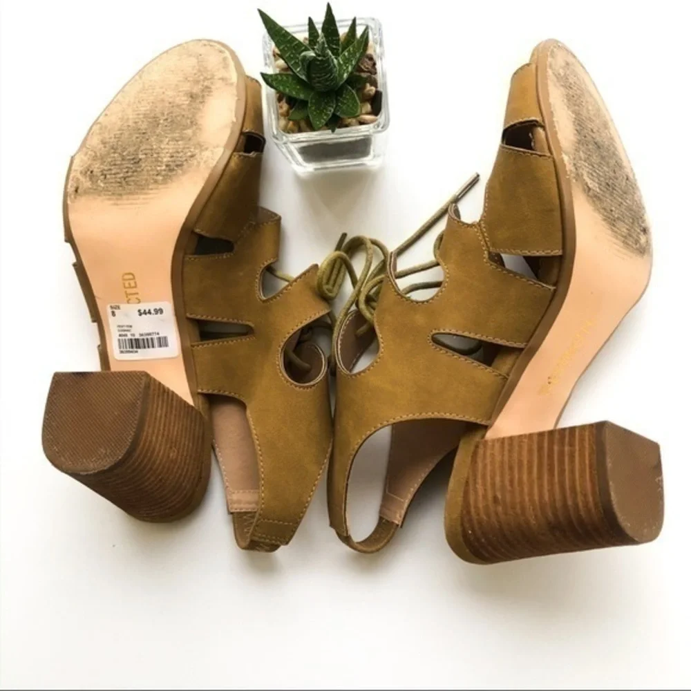 Restricted Lace Up Block Heel